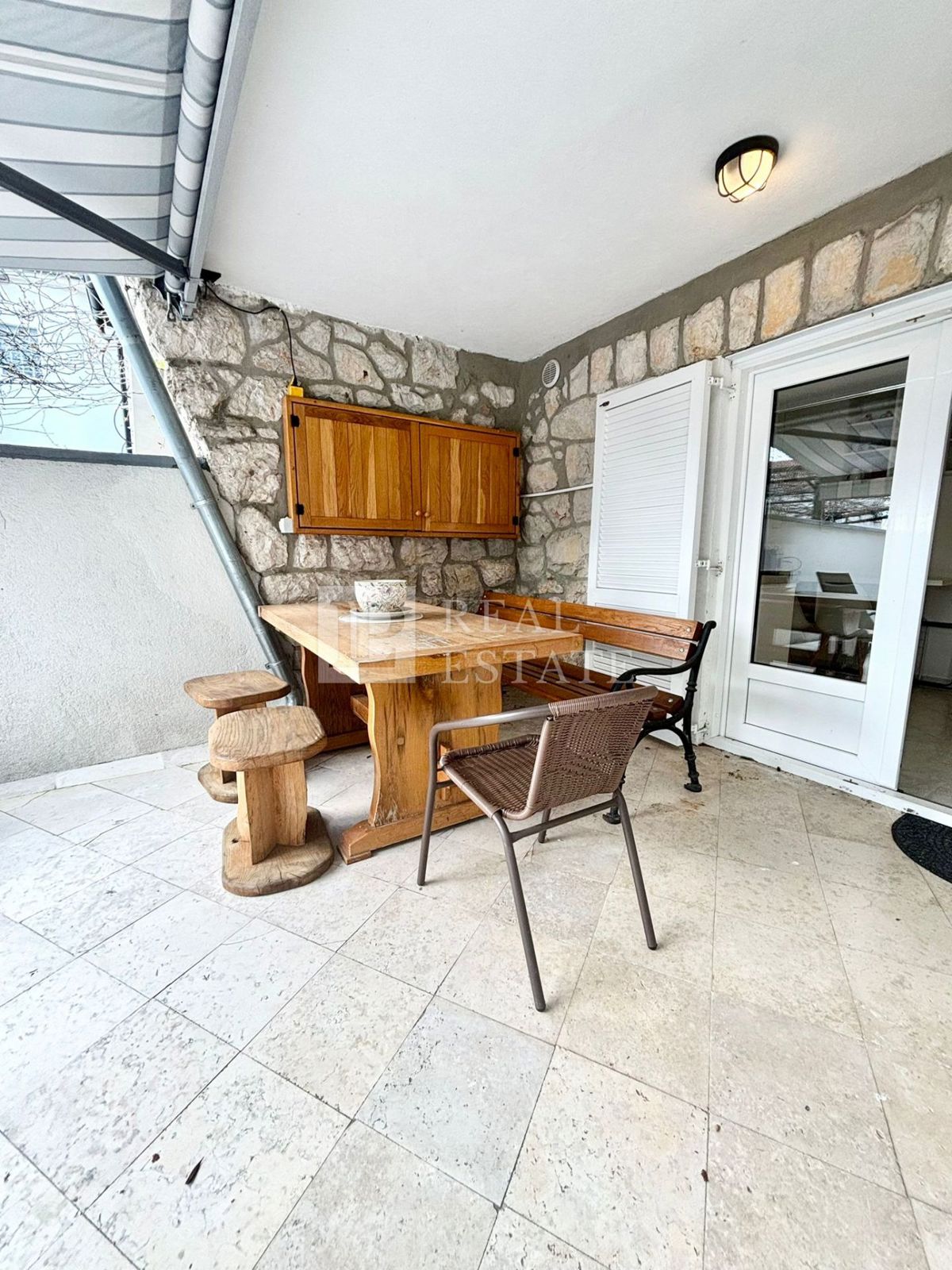 DRAMALJ - appartamento con terrazza e parcheggio a 200 metri dal mare