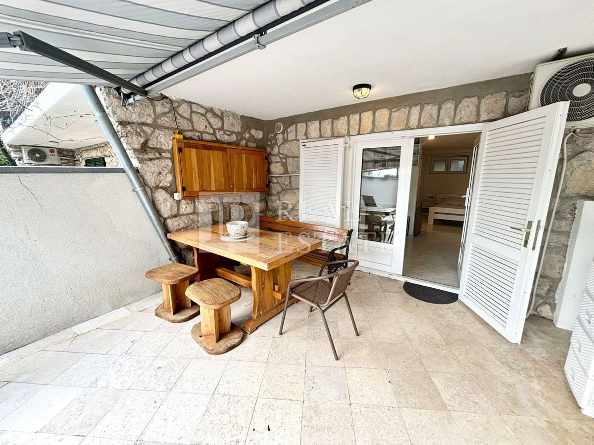 DRAMALJ - appartamento con terrazza e parcheggio a 200 metri dal mare