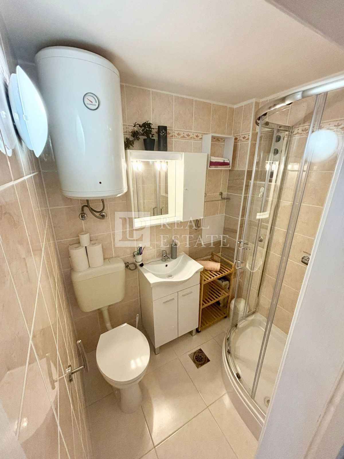 DRAMALJ - appartamento con terrazza e parcheggio a 200 metri dal mare