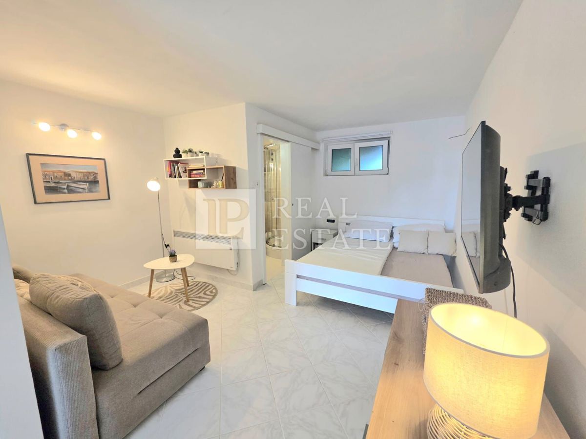 DRAMALJ - appartamento con terrazza e parcheggio a 200 metri dal mare