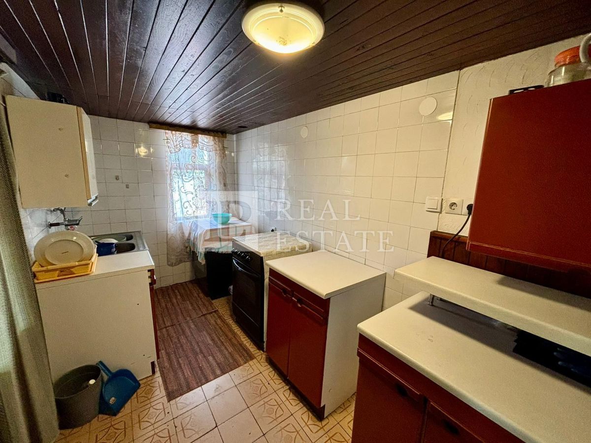 NOVI VINODOLSKI - casa in pietra con un'ampia terrazza vicino al mare e al centro