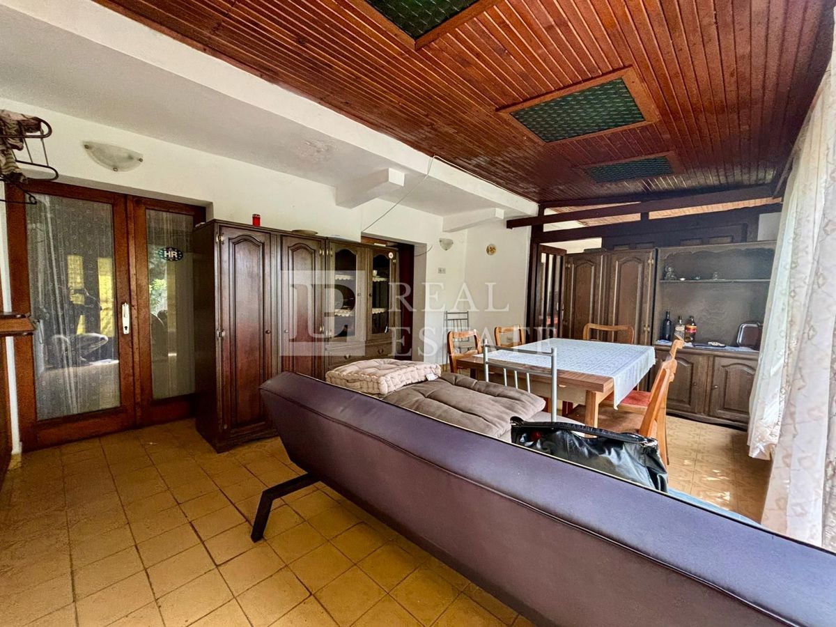 NOVI VINODOLSKI - casa in pietra con un'ampia terrazza vicino al mare e al centro