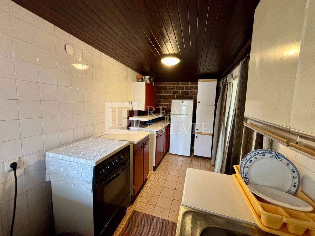 NOVI VINODOLSKI - casa in pietra con un'ampia terrazza vicino al mare e al centro