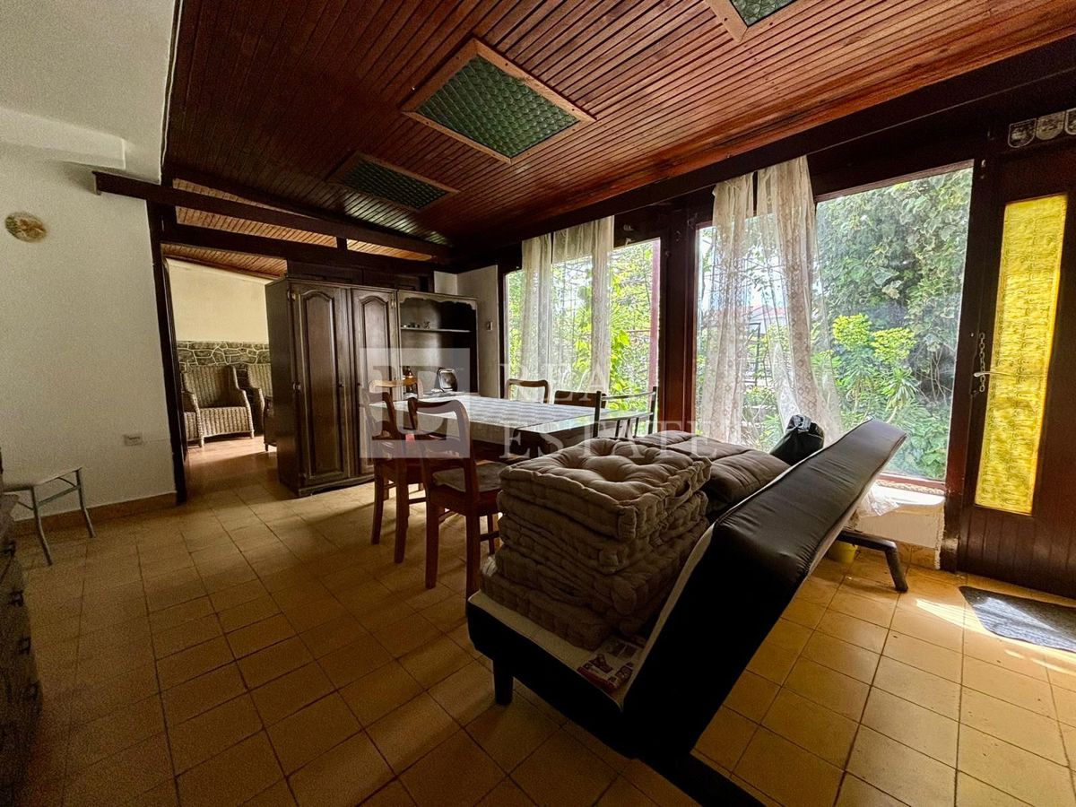 NOVI VINODOLSKI - casa in pietra con un'ampia terrazza vicino al mare e al centro