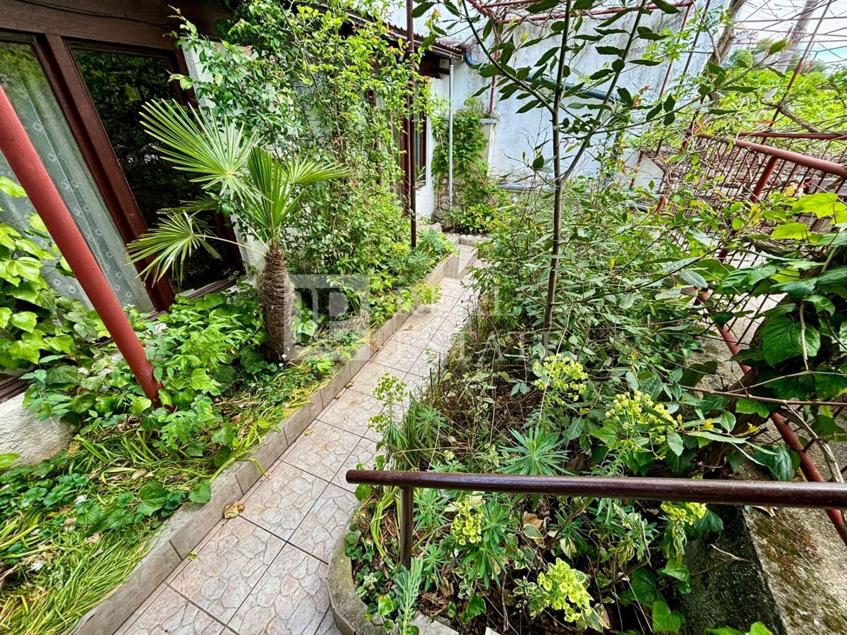 NOVI VINODOLSKI - casa in pietra con un'ampia terrazza vicino al mare e al centro