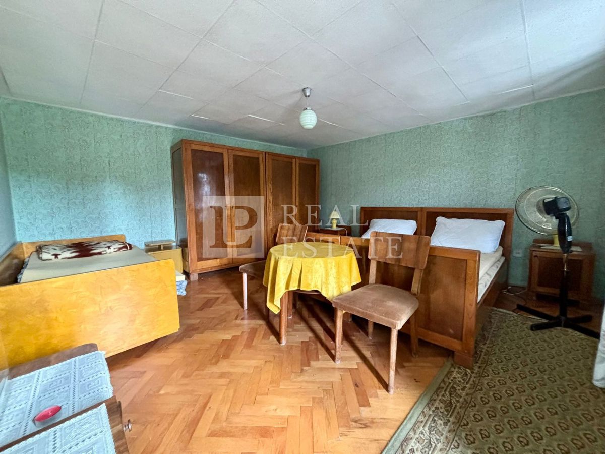 NOVI VINODOLSKI - casa in pietra con un'ampia terrazza vicino al mare e al centro