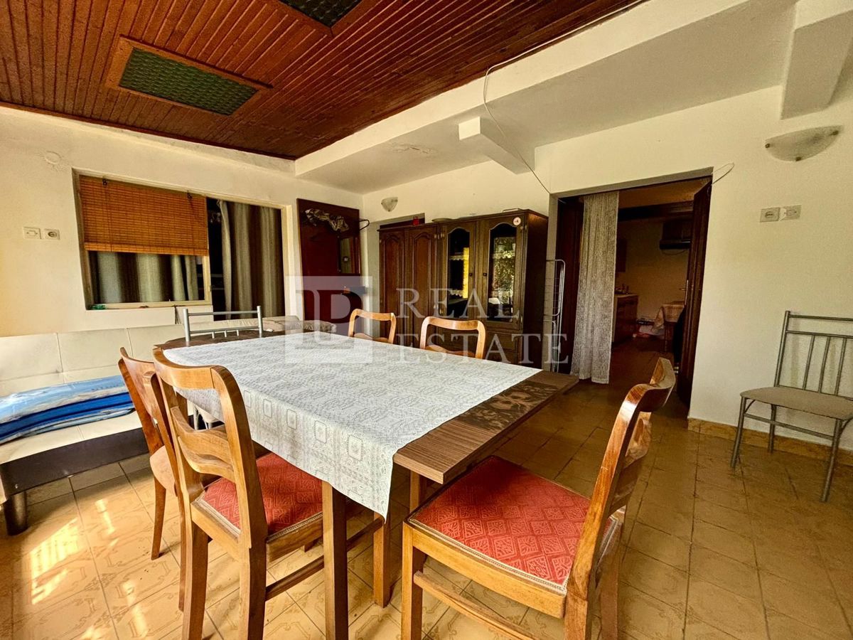 NOVI VINODOLSKI - casa in pietra con un'ampia terrazza vicino al mare e al centro