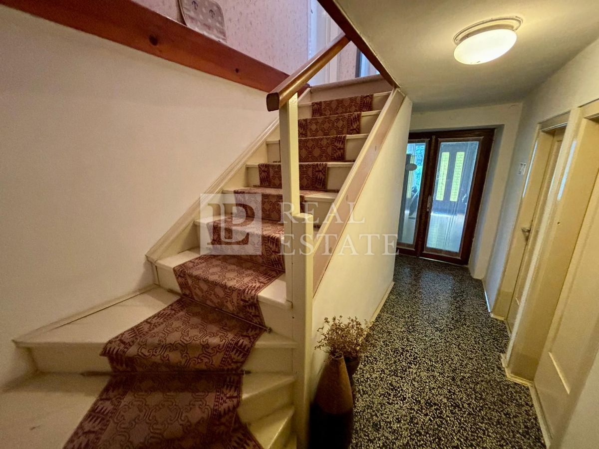 NOVI VINODOLSKI - casa in pietra con un'ampia terrazza vicino al mare e al centro