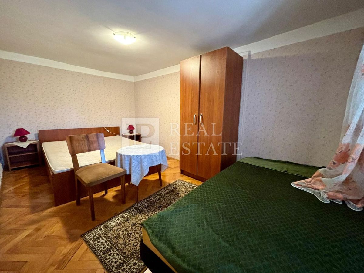 NOVI VINODOLSKI - casa in pietra con un'ampia terrazza vicino al mare e al centro