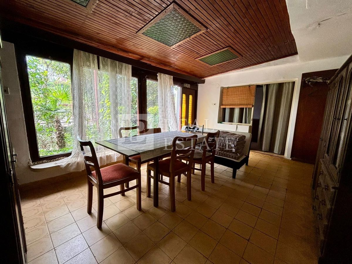 NOVI VINODOLSKI - casa in pietra con un'ampia terrazza vicino al mare e al centro