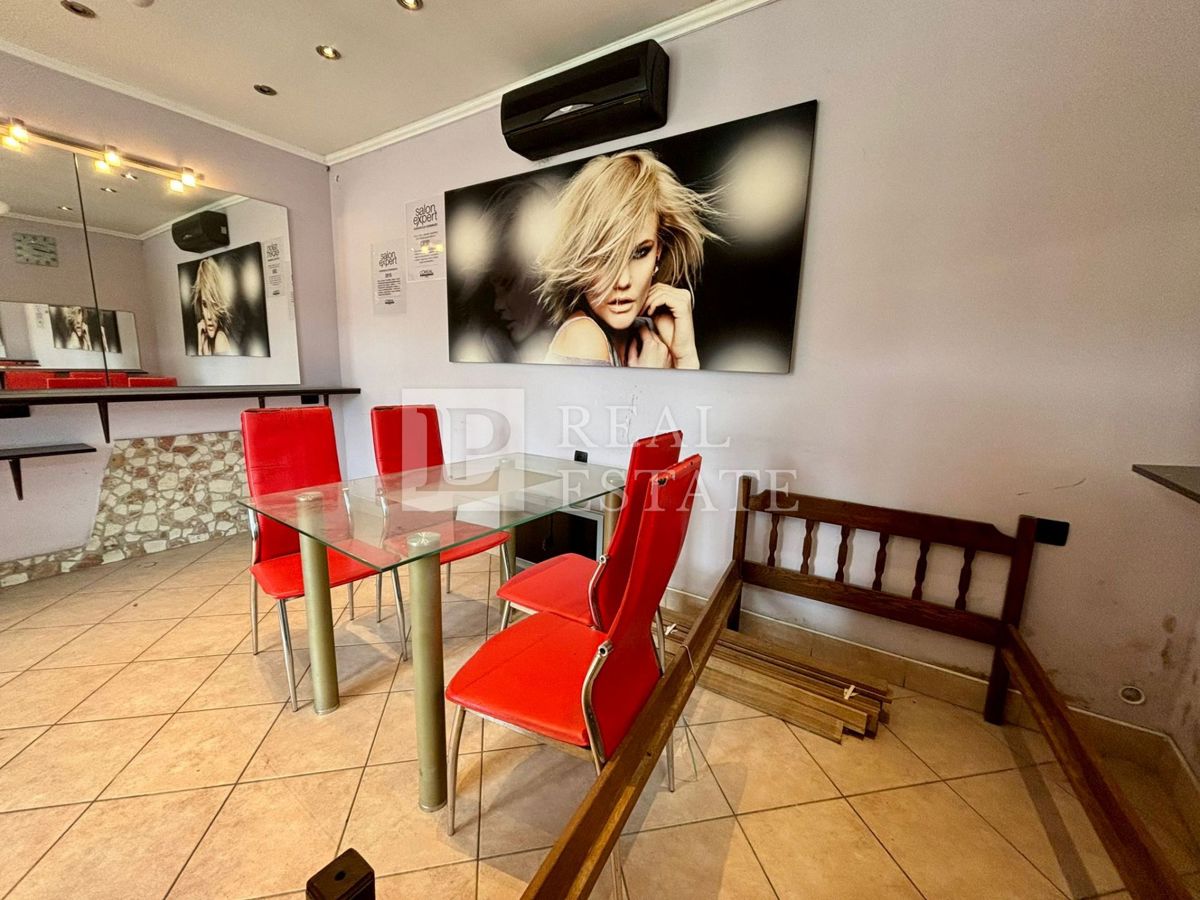 NOVI VINODOLSKI - casa in pietra con un'ampia terrazza vicino al mare e al centro