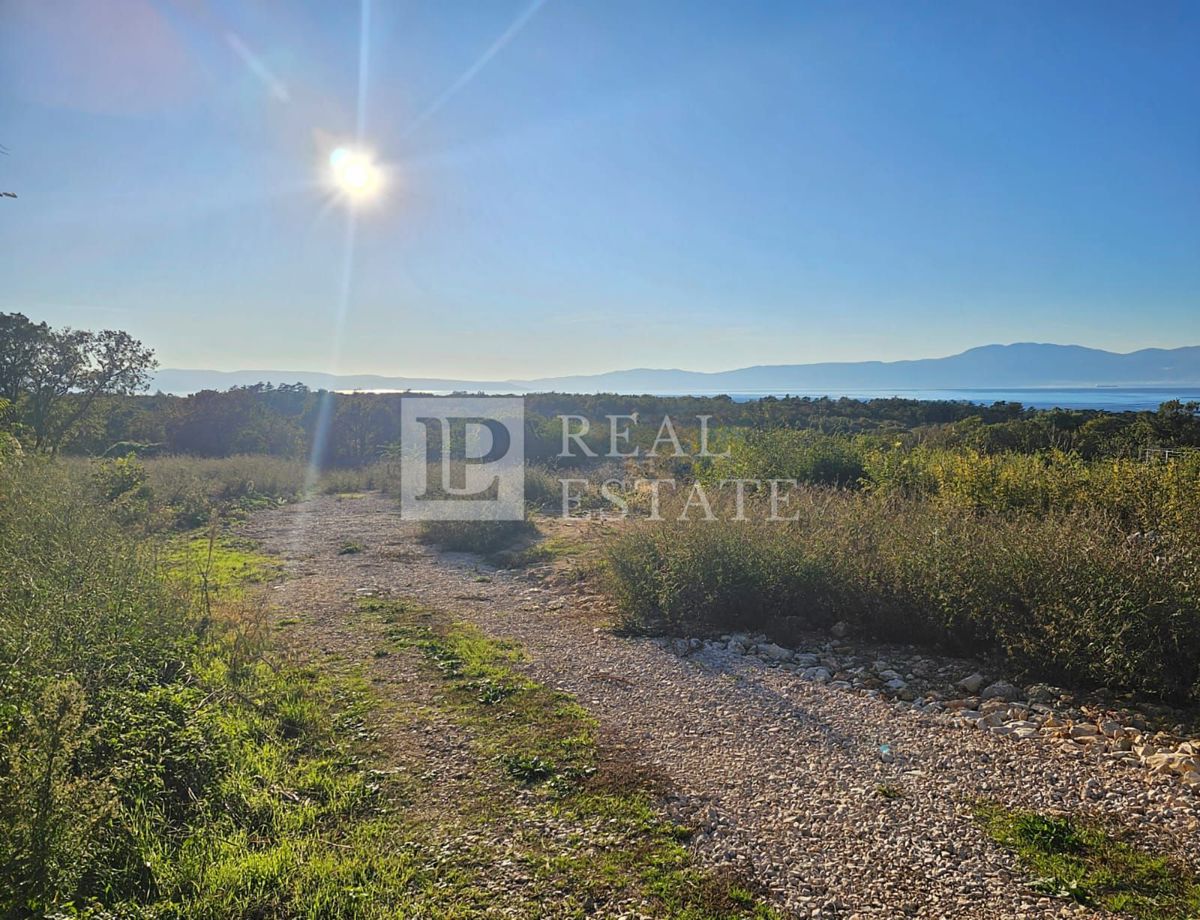 KRALJEVICA - terreno con permesso di costruire per un condominio