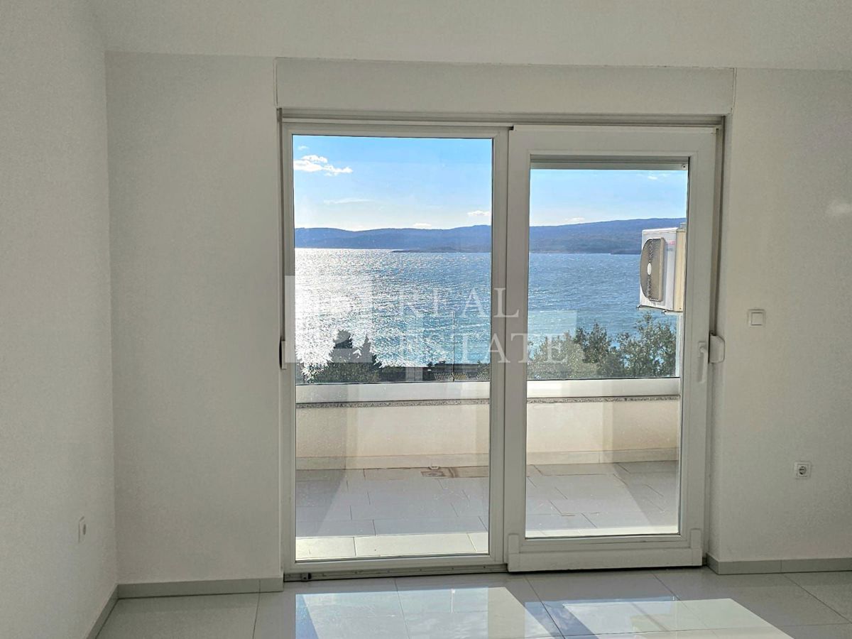 CRIKVENICA - due appartamenti in una nuova costruzione con vista sul mare