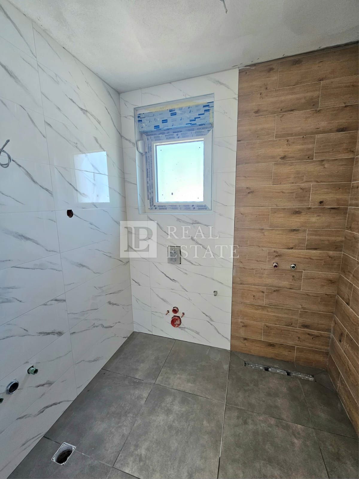 NOVI VINODOLSKI - appartamento con ampia terrazza in un moderno edificio di nuova costruzione