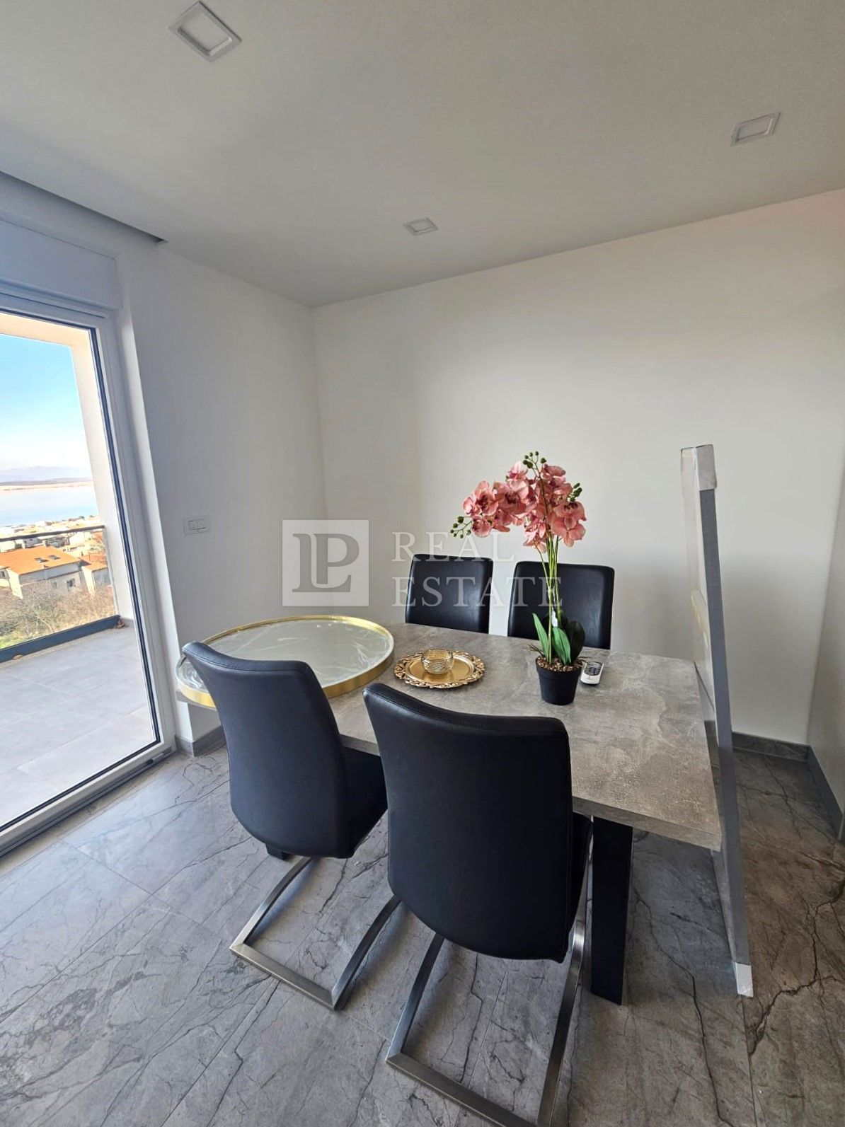 CRIKVENICA - appartamento moderno in un nuovo edificio con una fantastica vista sul mare
