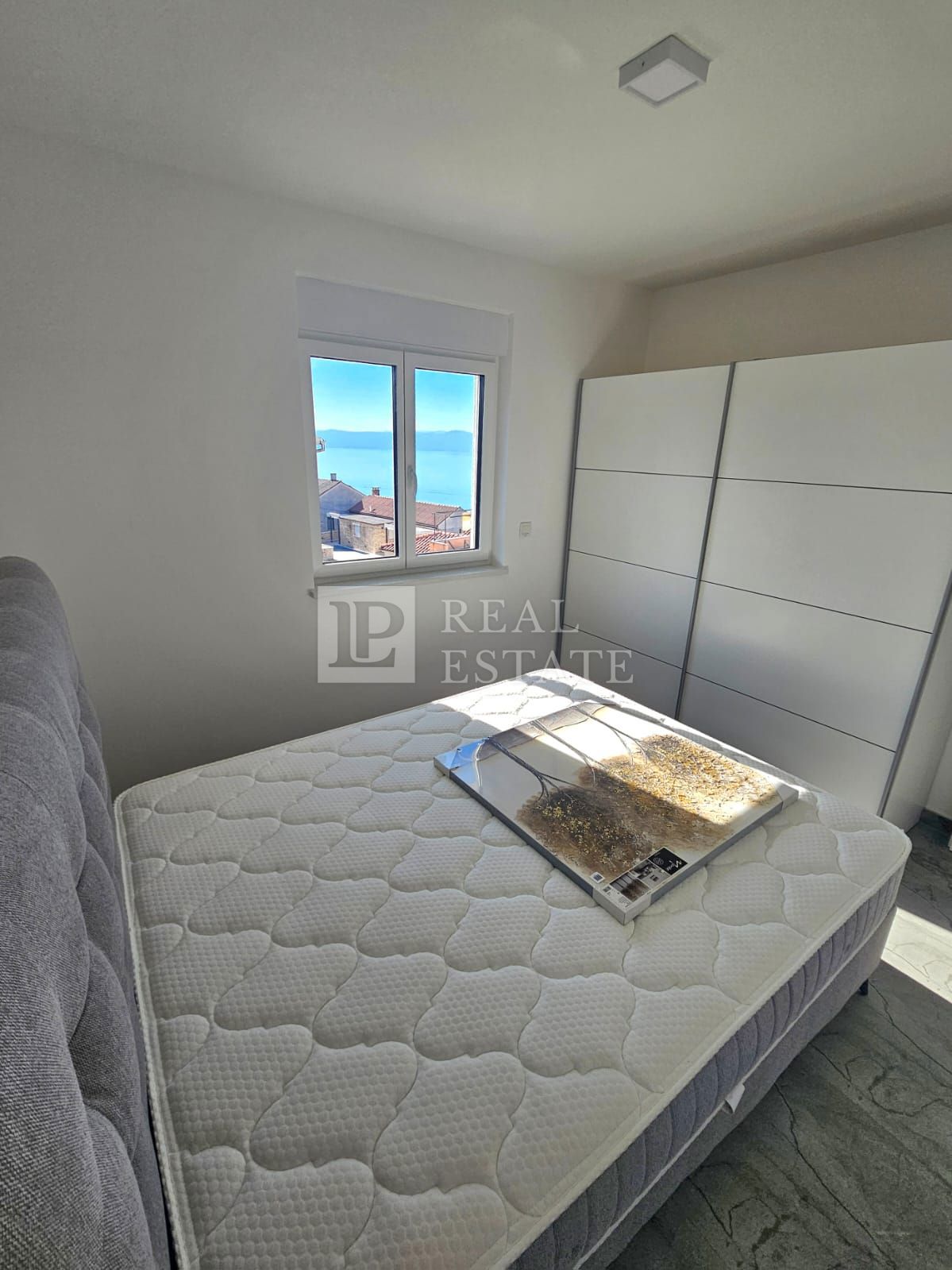 CRIKVENICA - appartamento moderno in un nuovo edificio con una fantastica vista sul mare