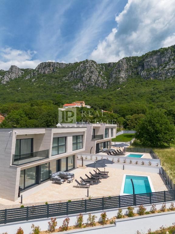 BRIBIR - villa di lusso con piscina