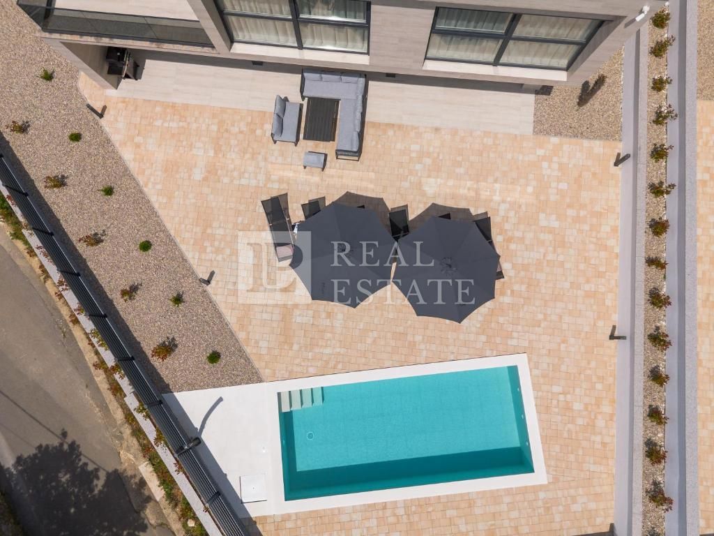 BRIBIR - villa di lusso con piscina