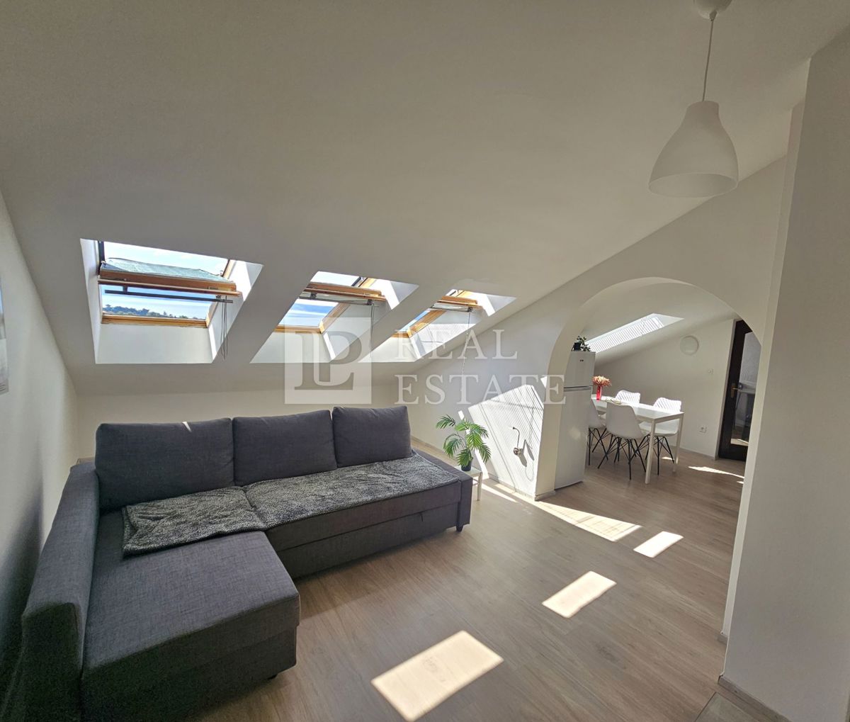 SELCE - VENDITA ESCLUSIVA - appartamento con vista mare aperta