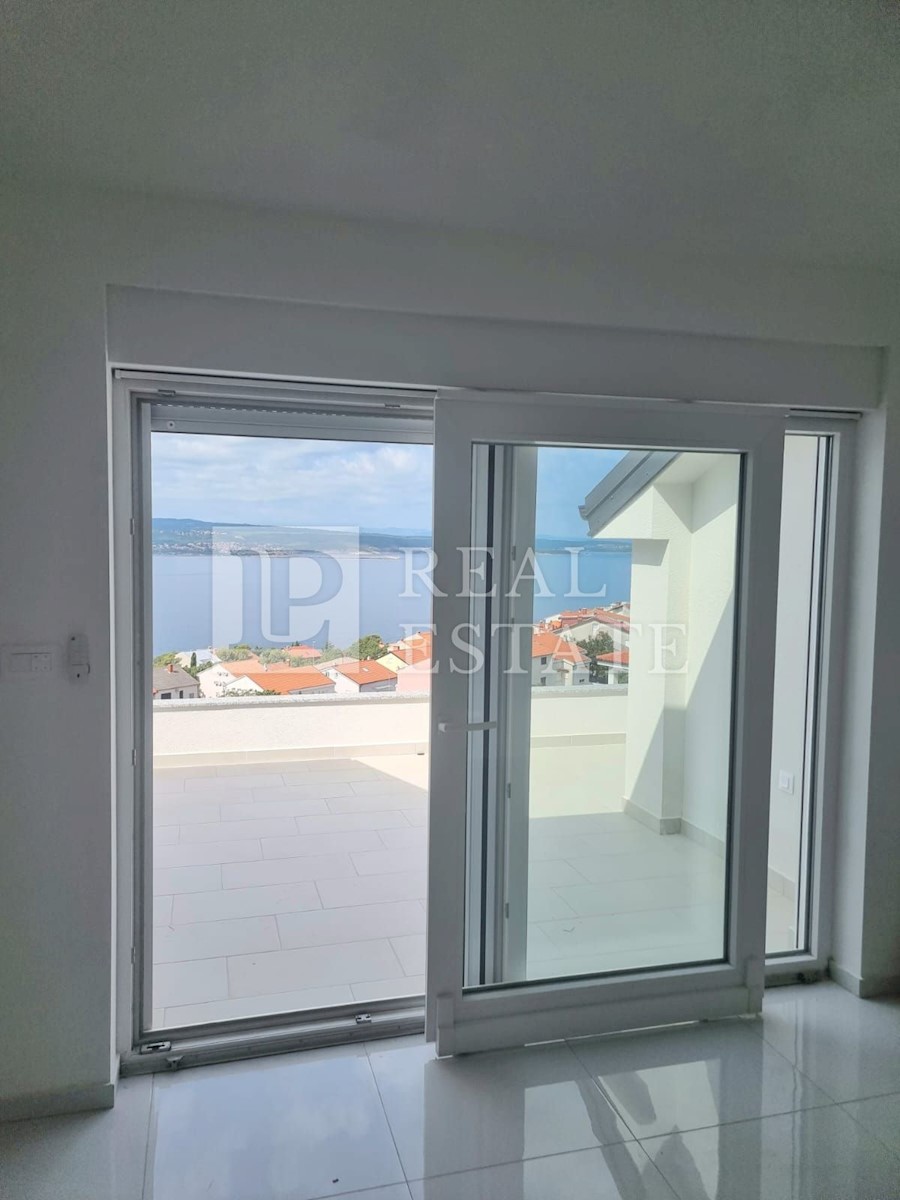 CRIKVENICA - appartamento in edificio nuovo con vista mare