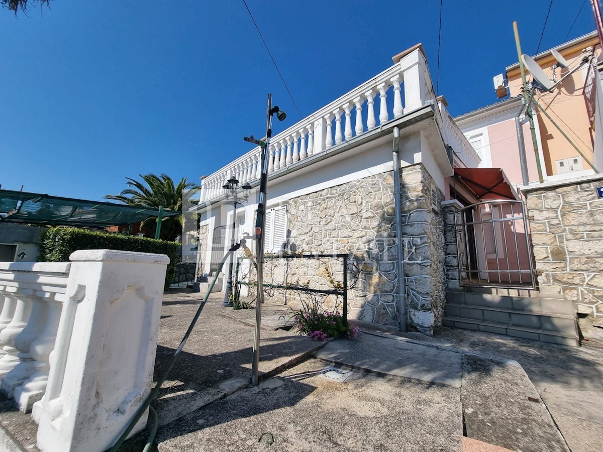 CRIKVENICA - casa in centro con tre appartamenti