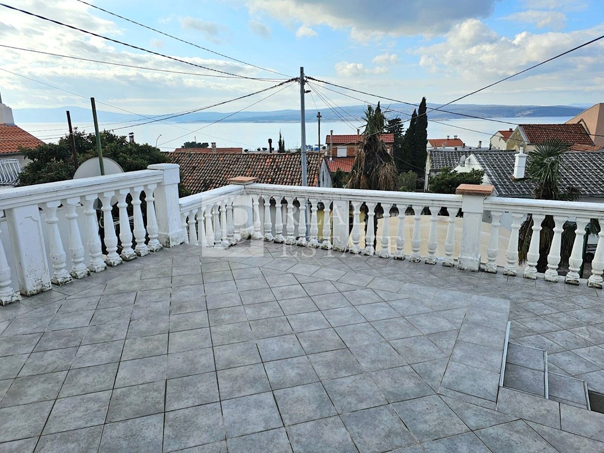 CRIKVENICA - casa in centro con tre appartamenti