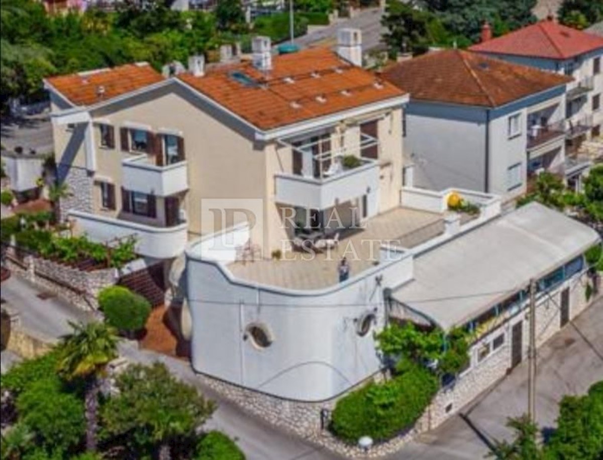 CRIKVENICA - casa con uffici vicino al mare