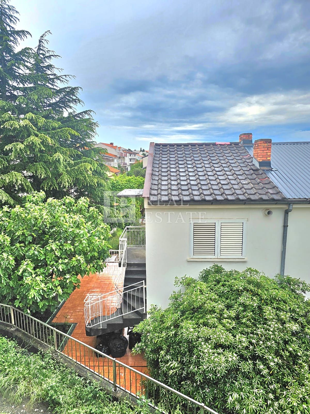 SELCE - casa bifamiliare a 200 metri dal mare