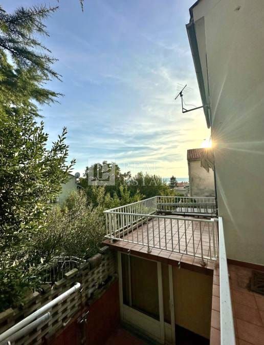 SELCE - casa bifamiliare a 200 metri dal mare
