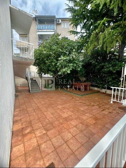 SELCE - casa bifamiliare a 200 metri dal mare