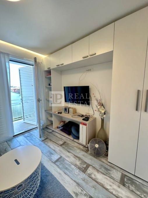 SELCE - casa bifamiliare a 200 metri dal mare