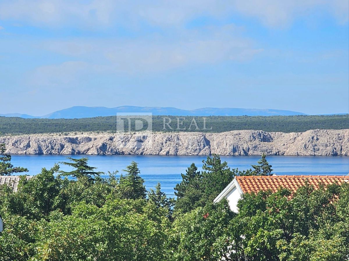 JADRANOVO - spazioso appartamento con tre camere da letto e vista mare