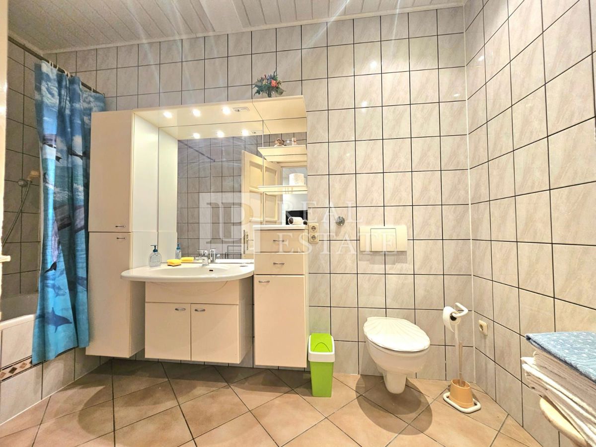 CRIKVENICA - edificio residenziale con 8 appartamenti