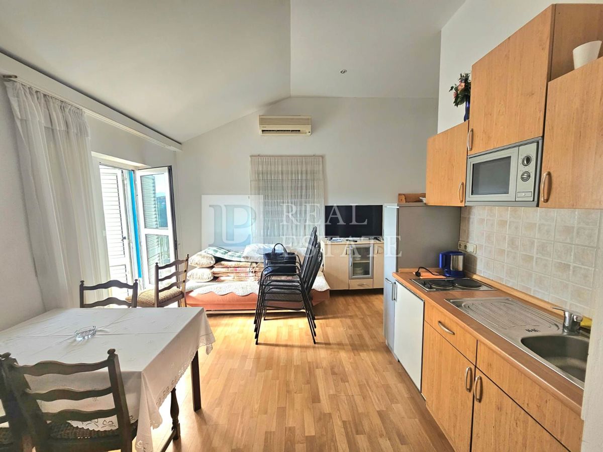 CRIKVENICA - edificio residenziale con 8 appartamenti