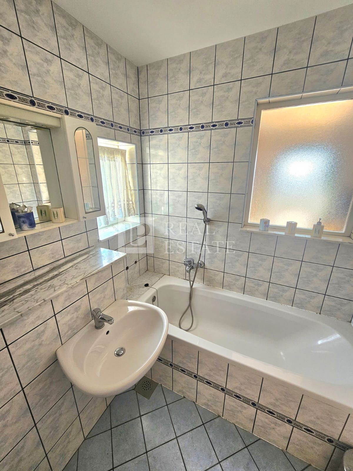 CRIKVENICA - edificio residenziale con 8 appartamenti