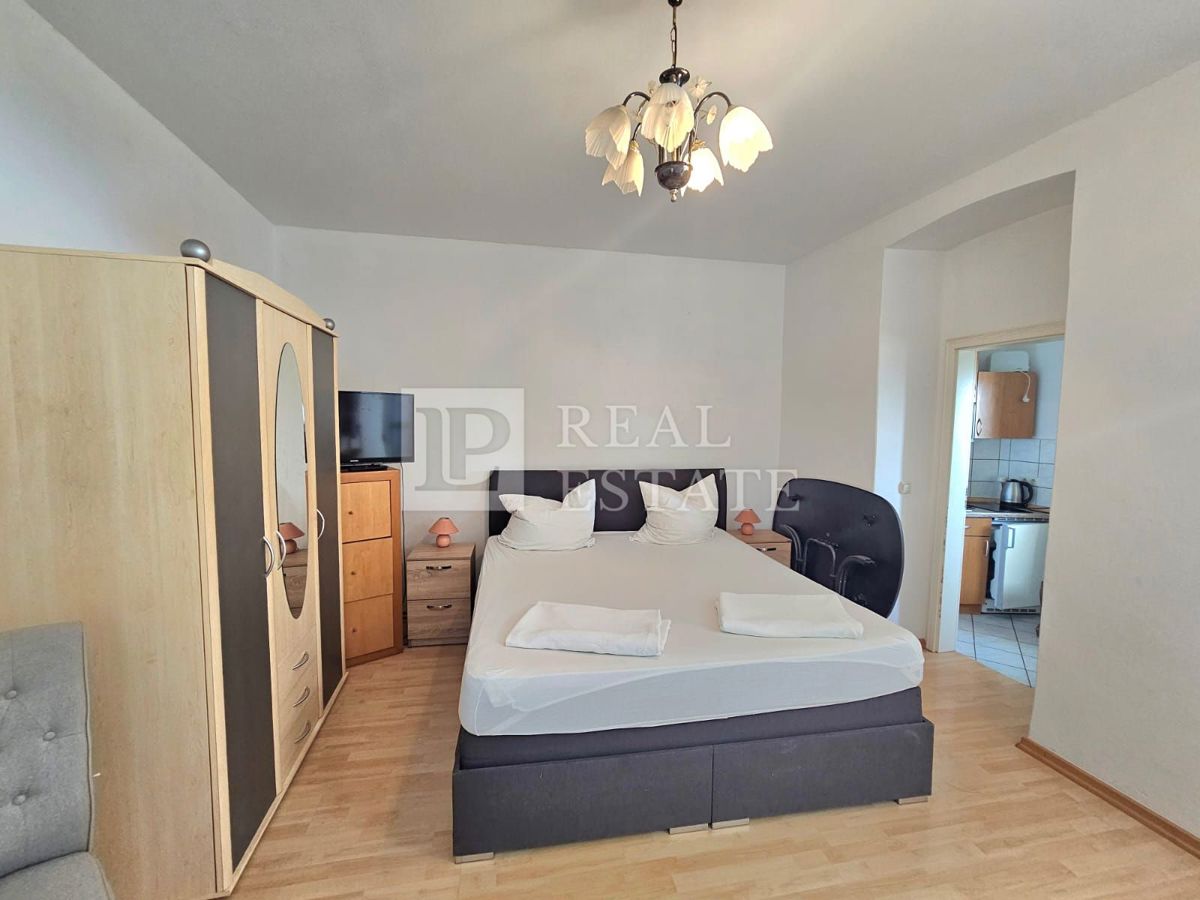 CRIKVENICA - edificio residenziale con 8 appartamenti