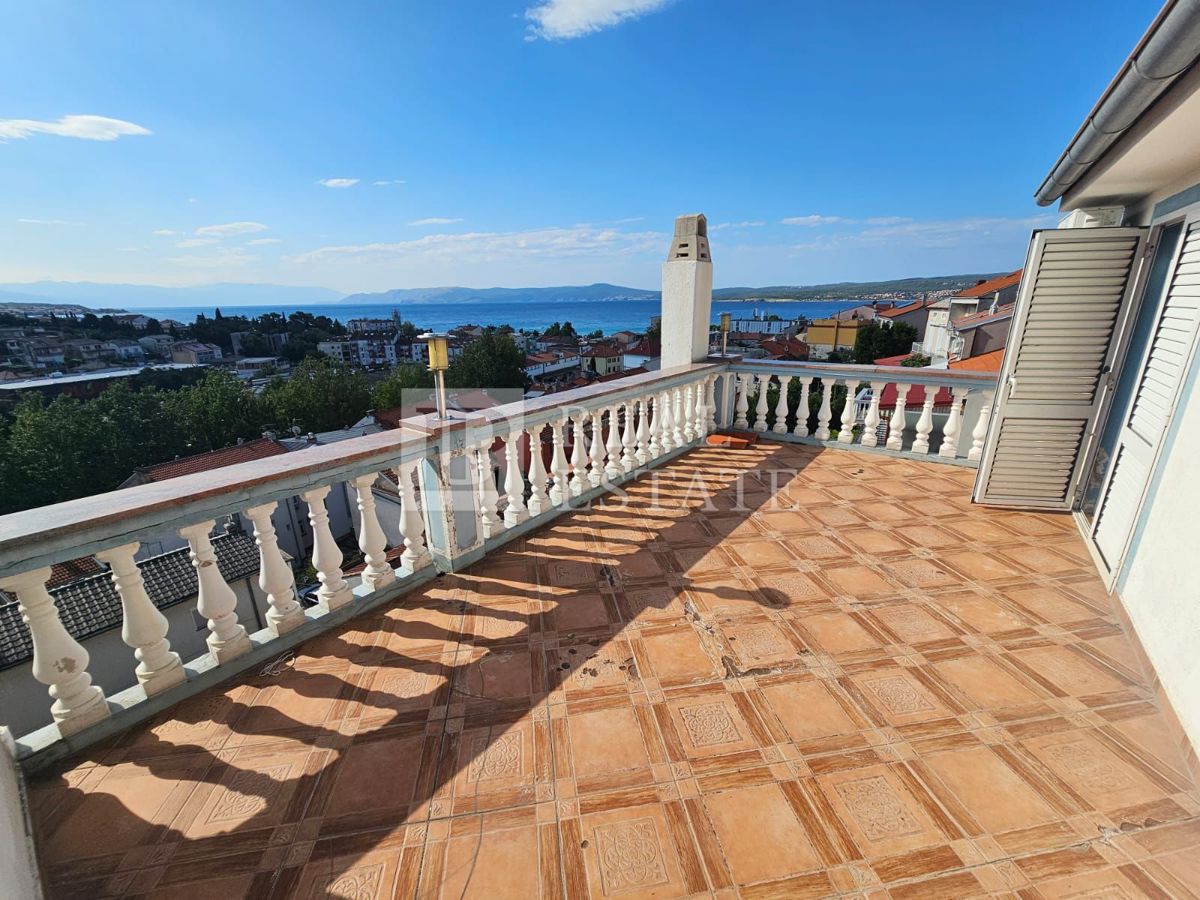 CRIKVENICA - edificio residenziale con 8 appartamenti