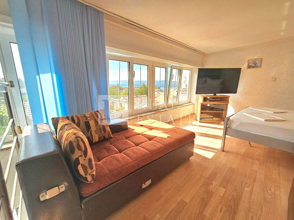 CRIKVENICA - edificio residenziale con 8 appartamenti