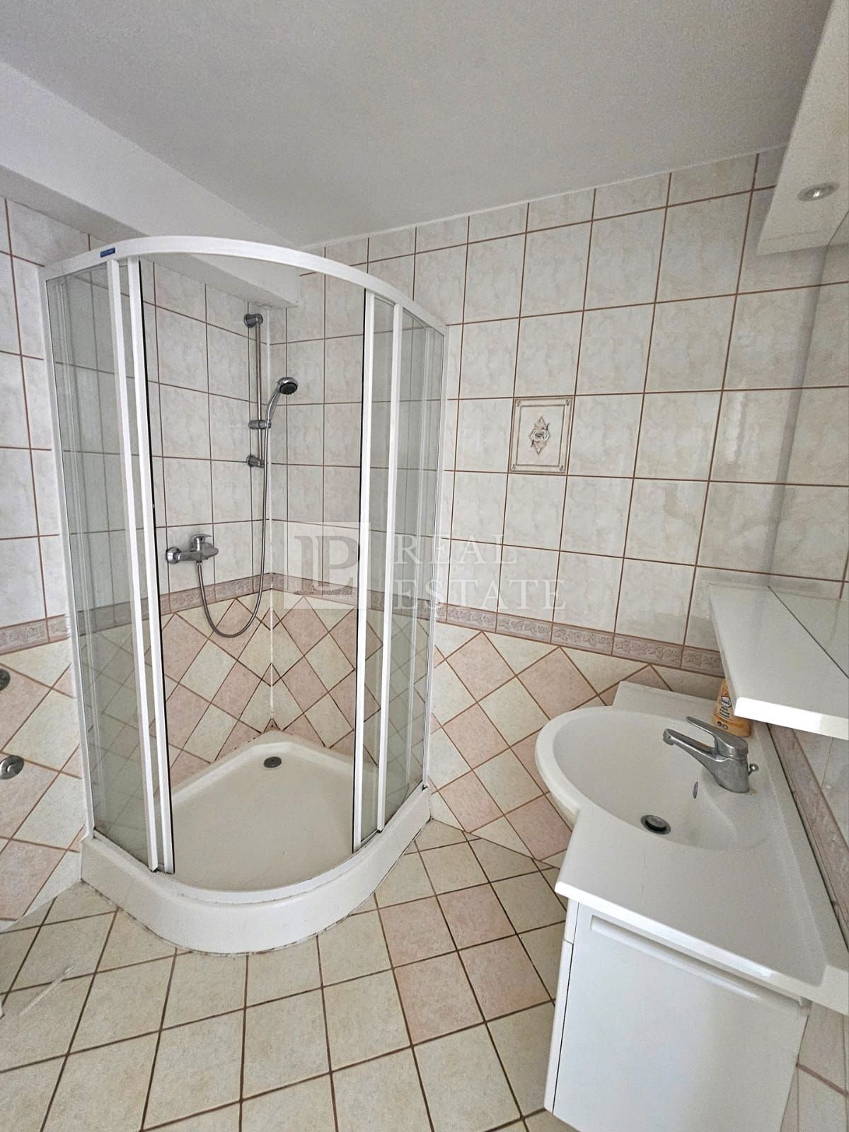 CRIKVENICA - edificio residenziale con 8 appartamenti