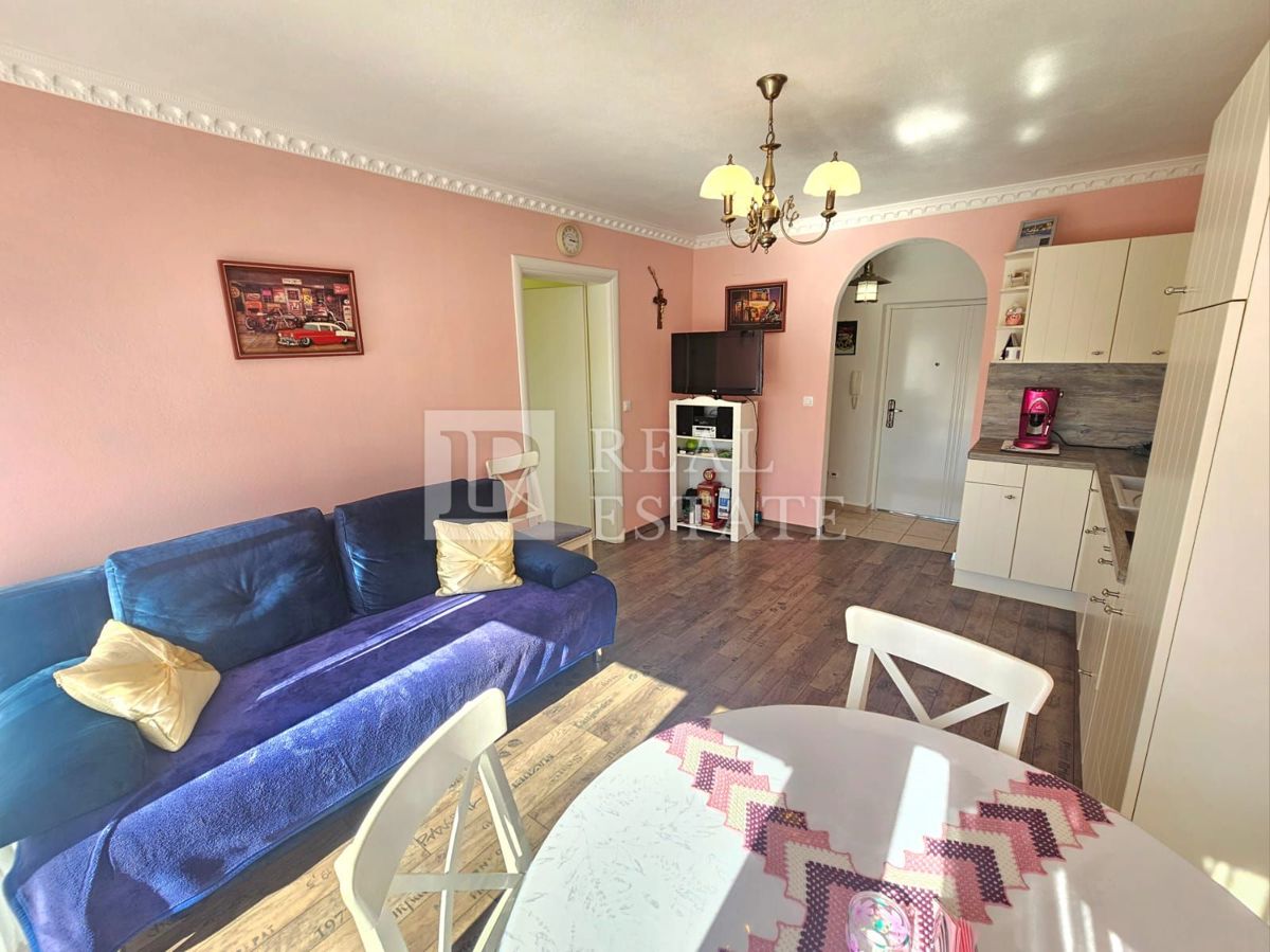 JADRANOVO - VENDITA ESCLUSIVA - appartamento con terrazza e seminterrato in una posizione fantastica