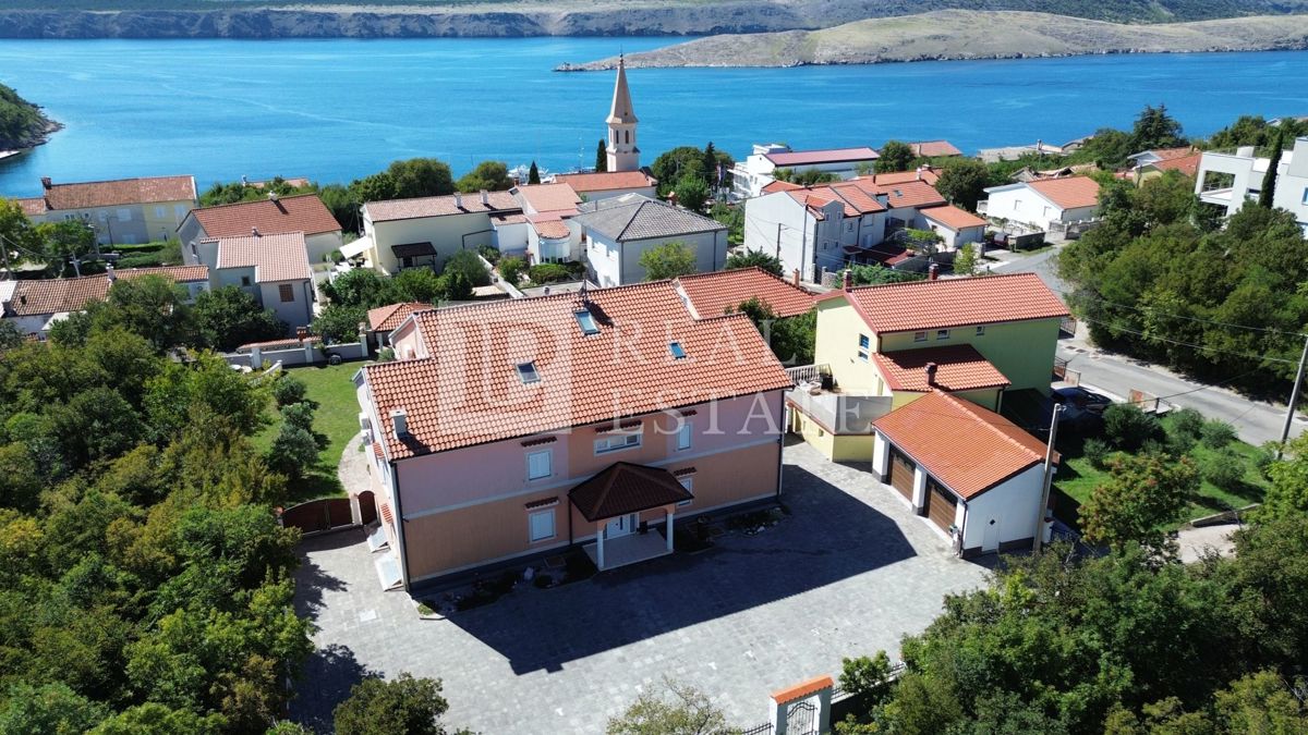 JADRANOVO - VENDITA ESCLUSIVA - appartamento con terrazza e seminterrato in una posizione fantastica