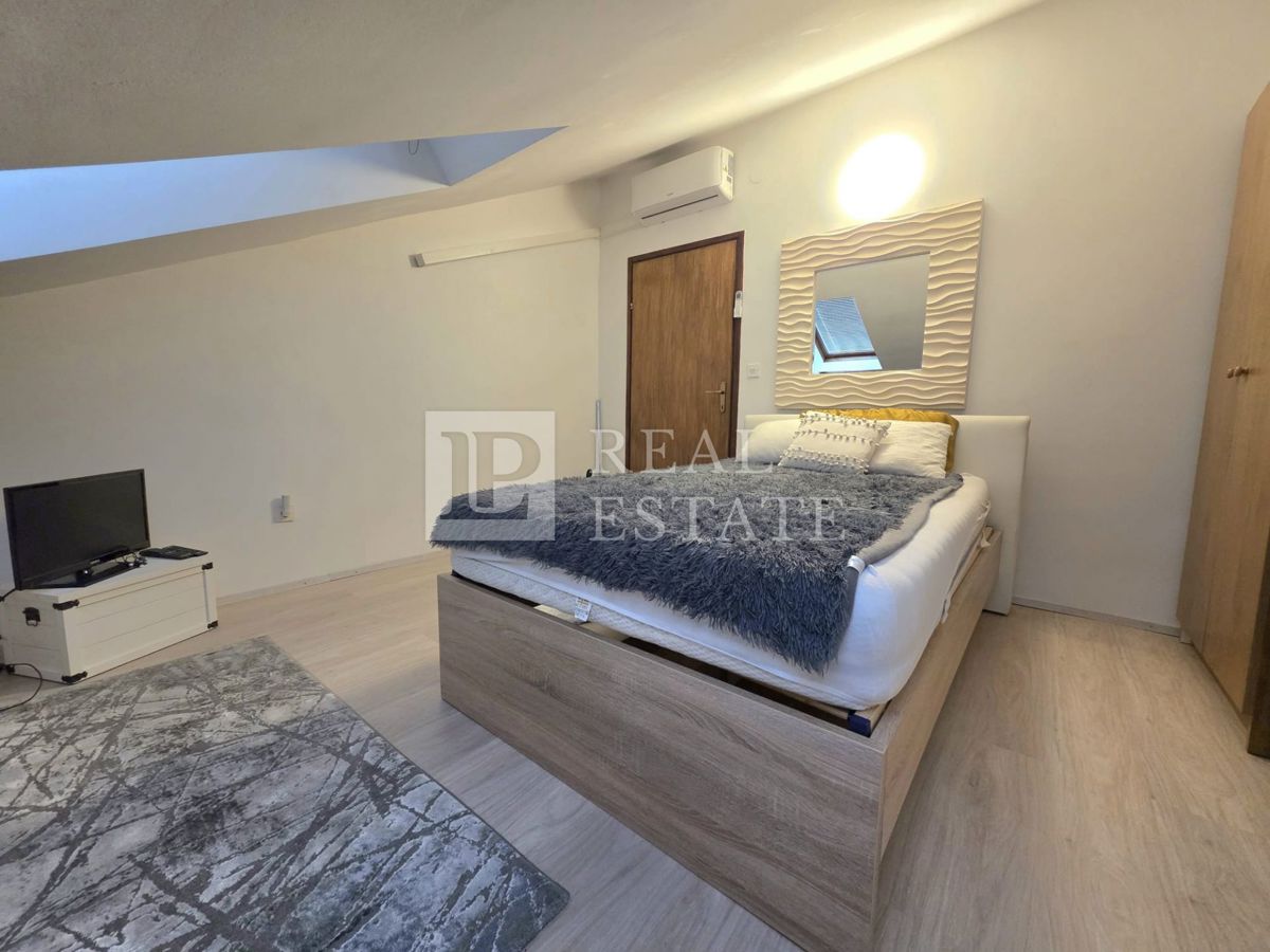 SELCE - appartamento con una camera da letto arredato in stile moderno