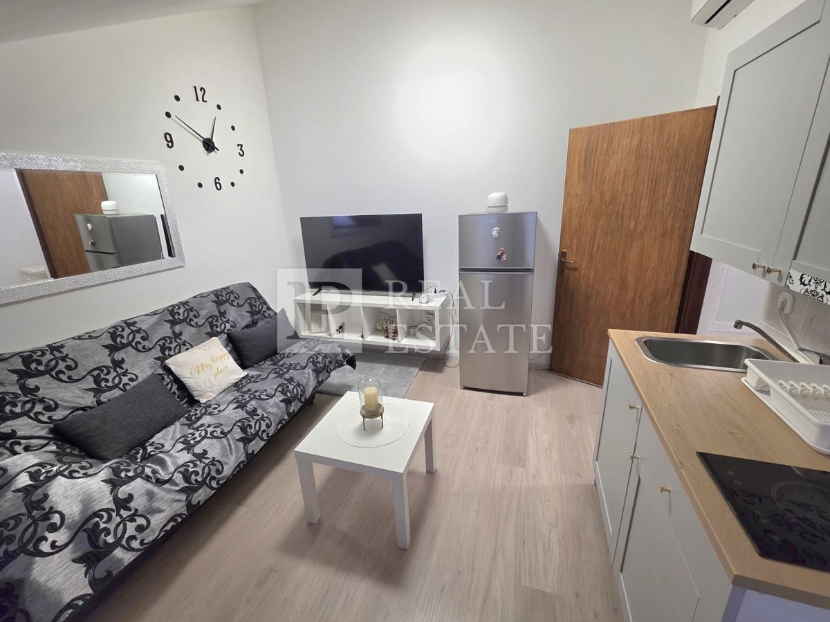 SELCE - appartamento con una camera da letto arredato in stile moderno