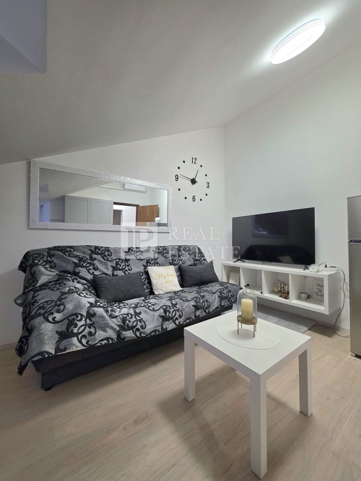 SELCE - appartamento con una camera da letto arredato in stile moderno