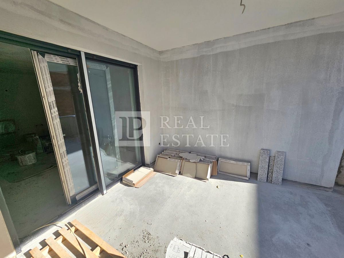 NOVI VINODOLSKI - appartamento al piano terra di un nuovo edificio