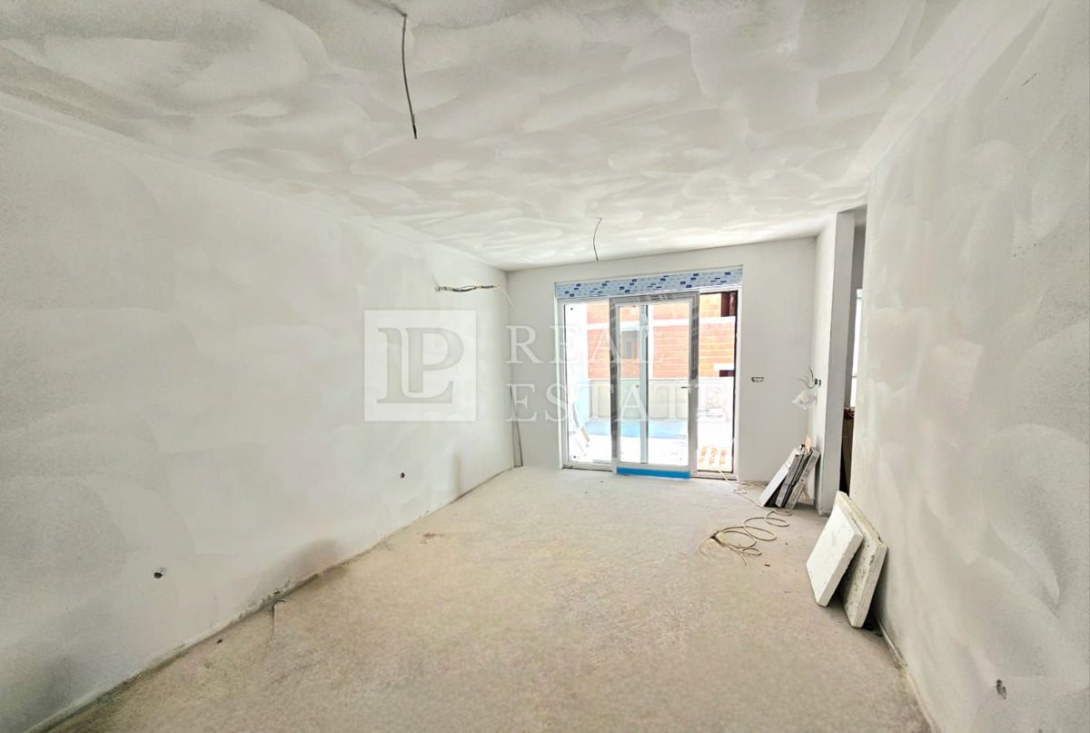 NOVI VINODOLSKI - appartamento al piano terra di un nuovo edificio