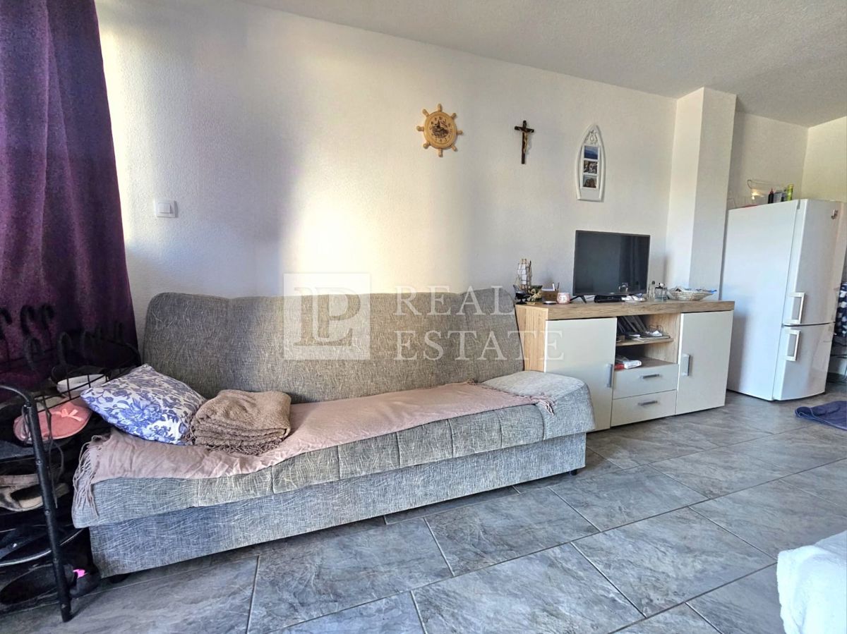NOVI VINODOLSKI - appartamento con tre camere da letto a 150 metri dal mare