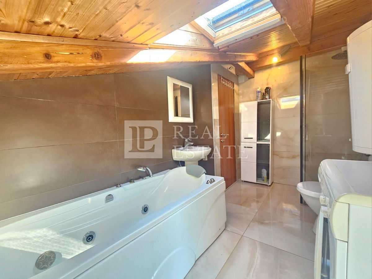 KRALJEVICA - appartamento duplex con vista panoramica sul mare
