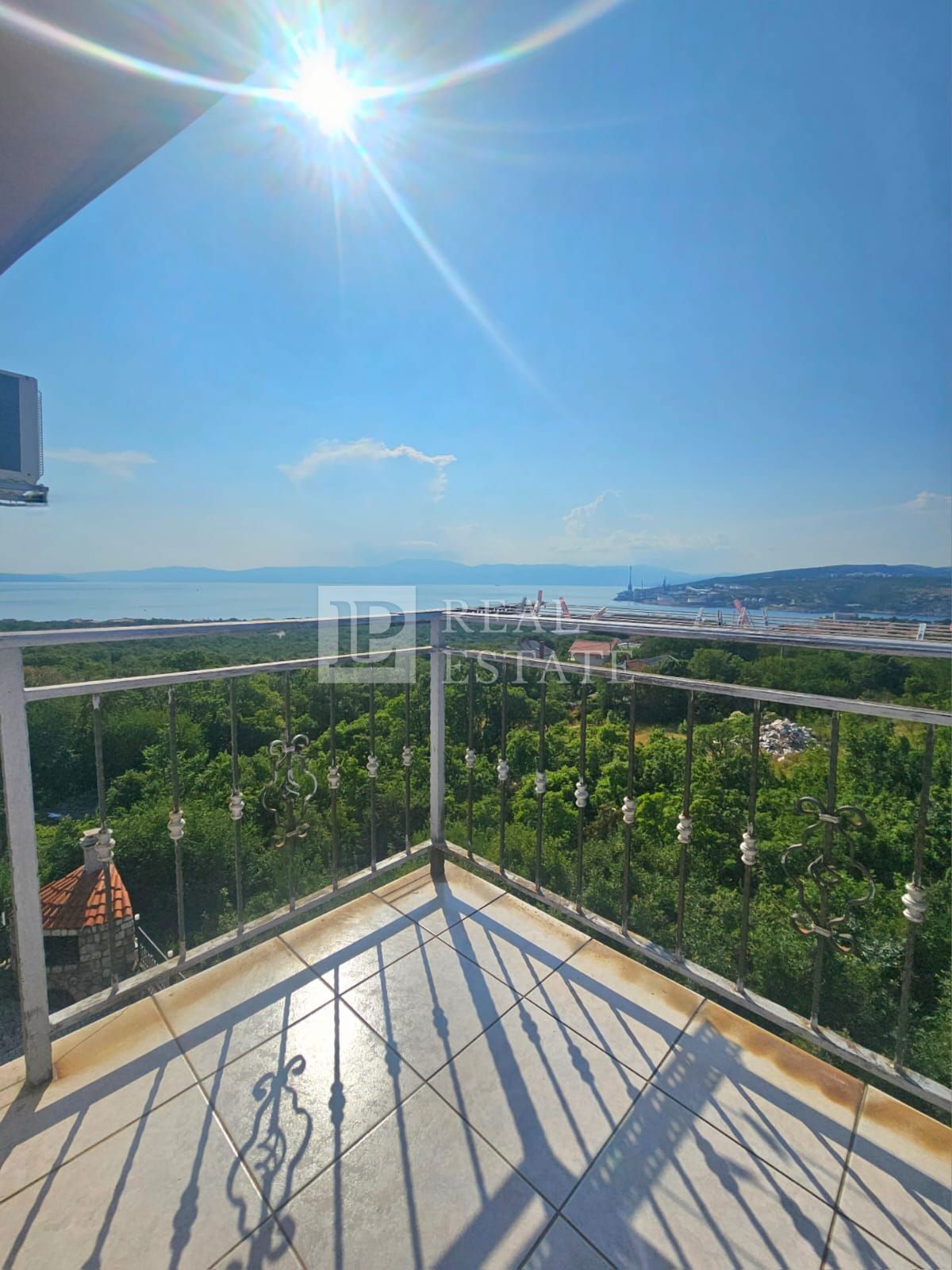 KRALJEVICA - appartamento duplex con vista panoramica sul mare