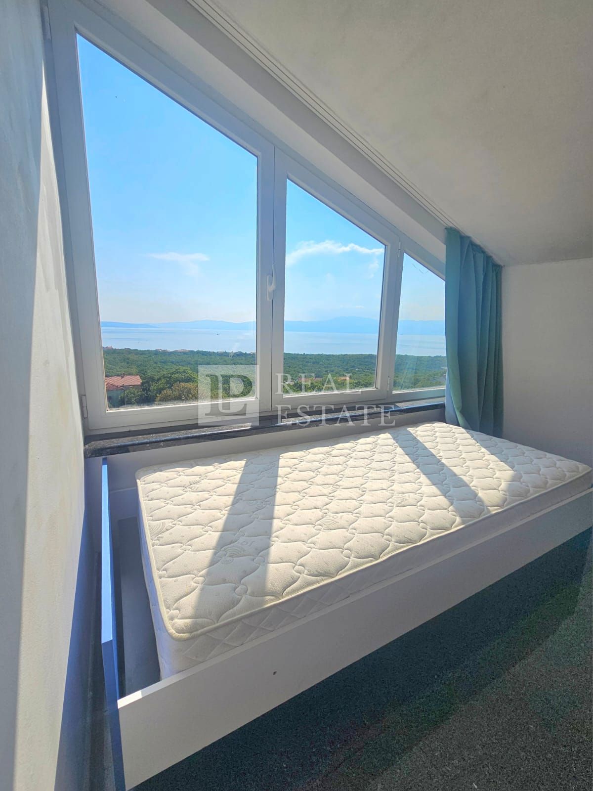KRALJEVICA - appartamento duplex con vista panoramica sul mare